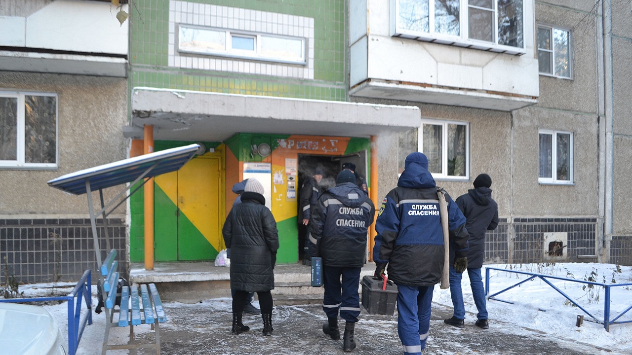 Житель Челябинска разбился, выпав с 8 этажа