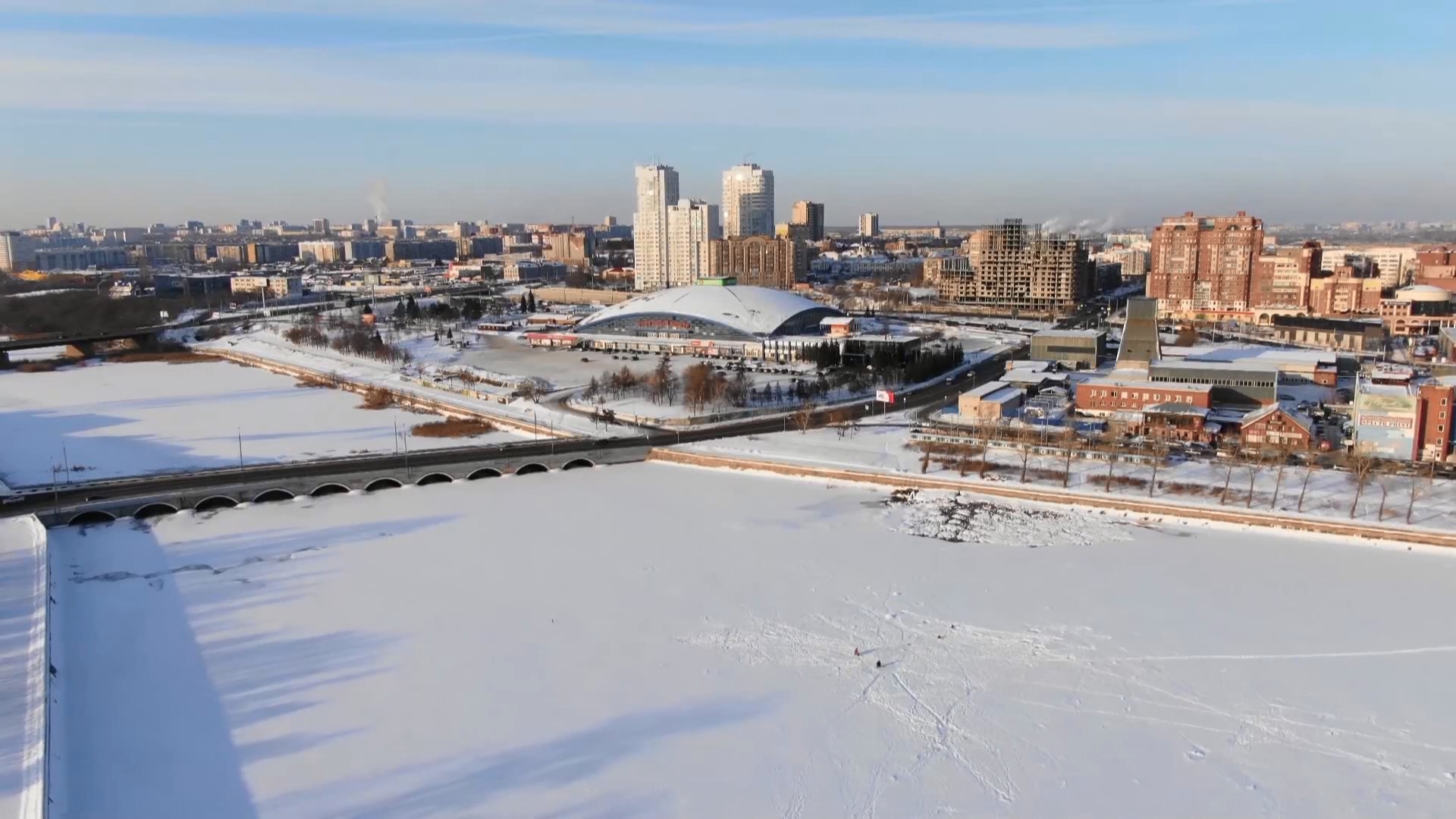 Социологи посчитали индекс счастья жителей Челябинска 