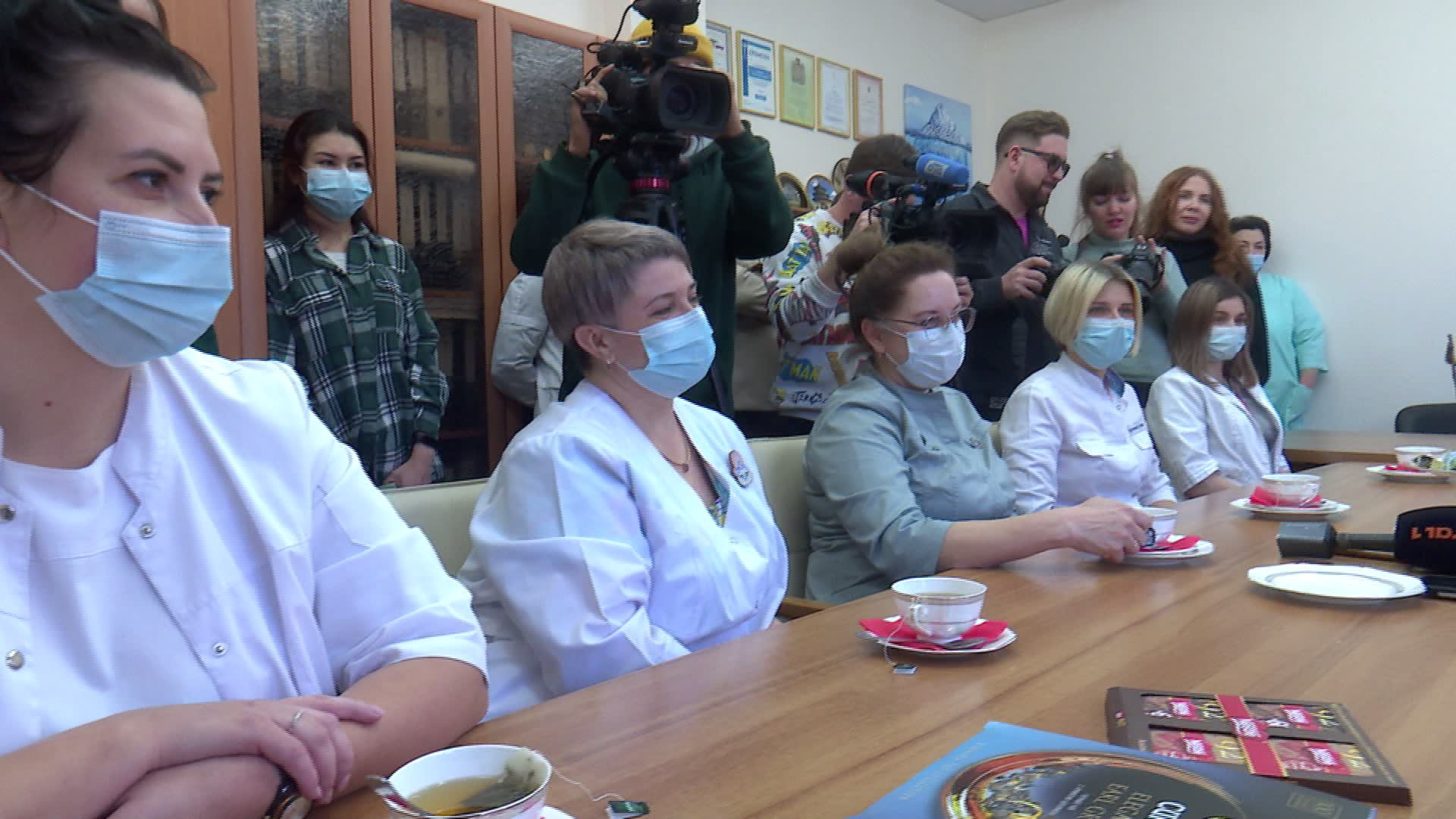 В Челябинск вернулись врачи, которые месяц лечили детей на Донбассе