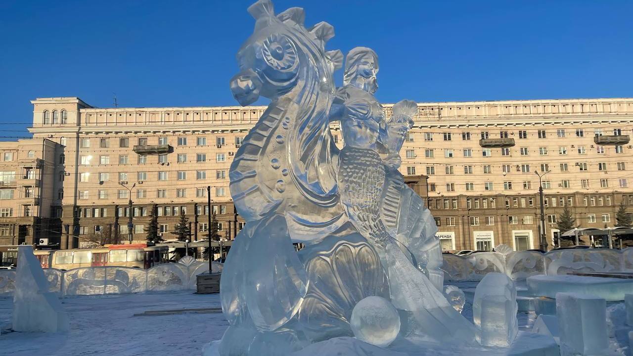 В Челябинске из-за теплой погоды на 2 дня перенесли открытие ледового городка