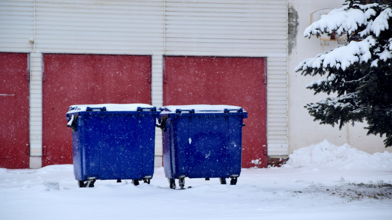 Горячую линию по вывозу мусора откроют перед Новым годом в Челябинске