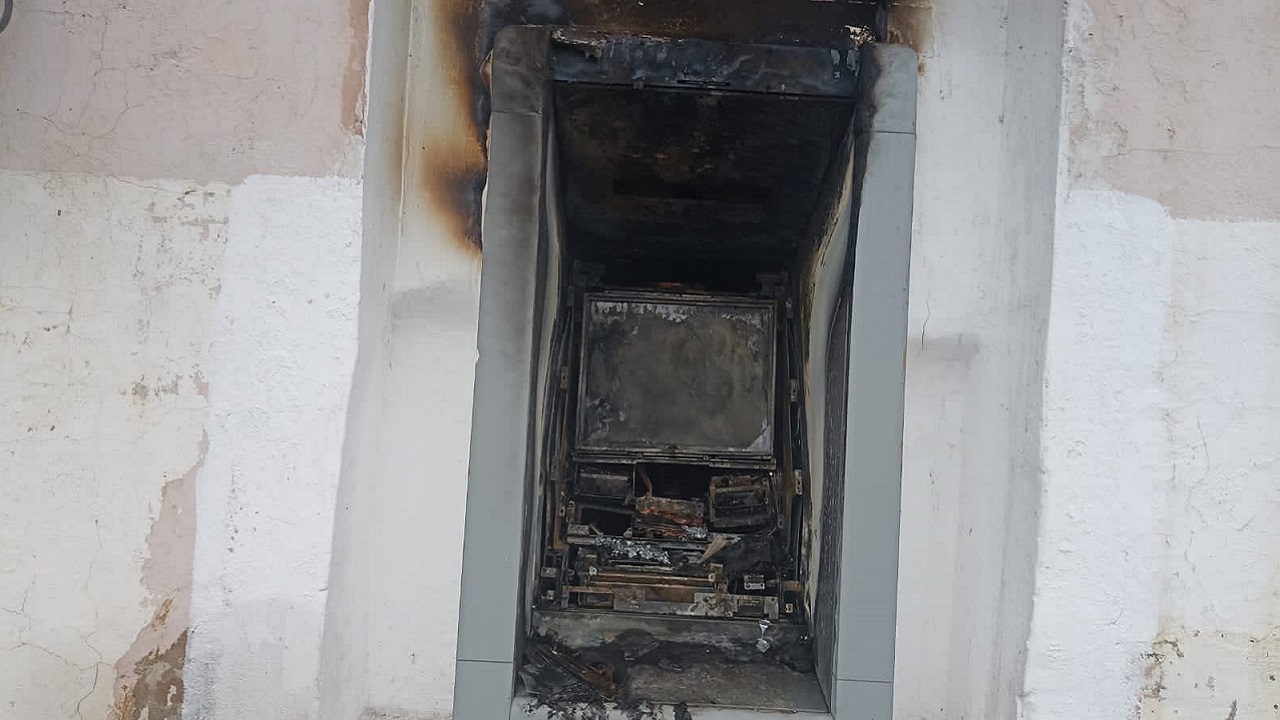 Житель Челябинской области сжег банкомат с 1,5 млн рублей
