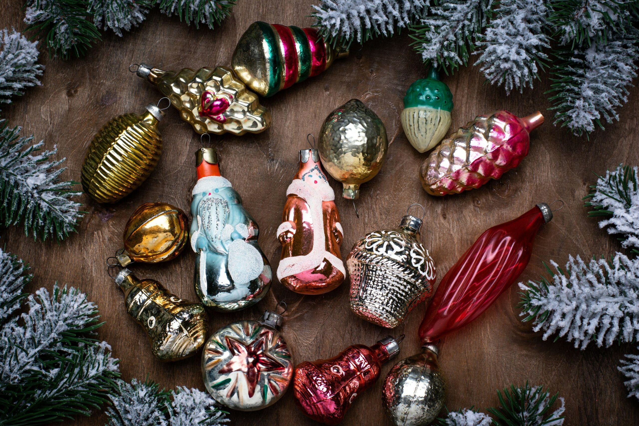 В Челябинске показали коллекцию елочных украшений прошлого века 