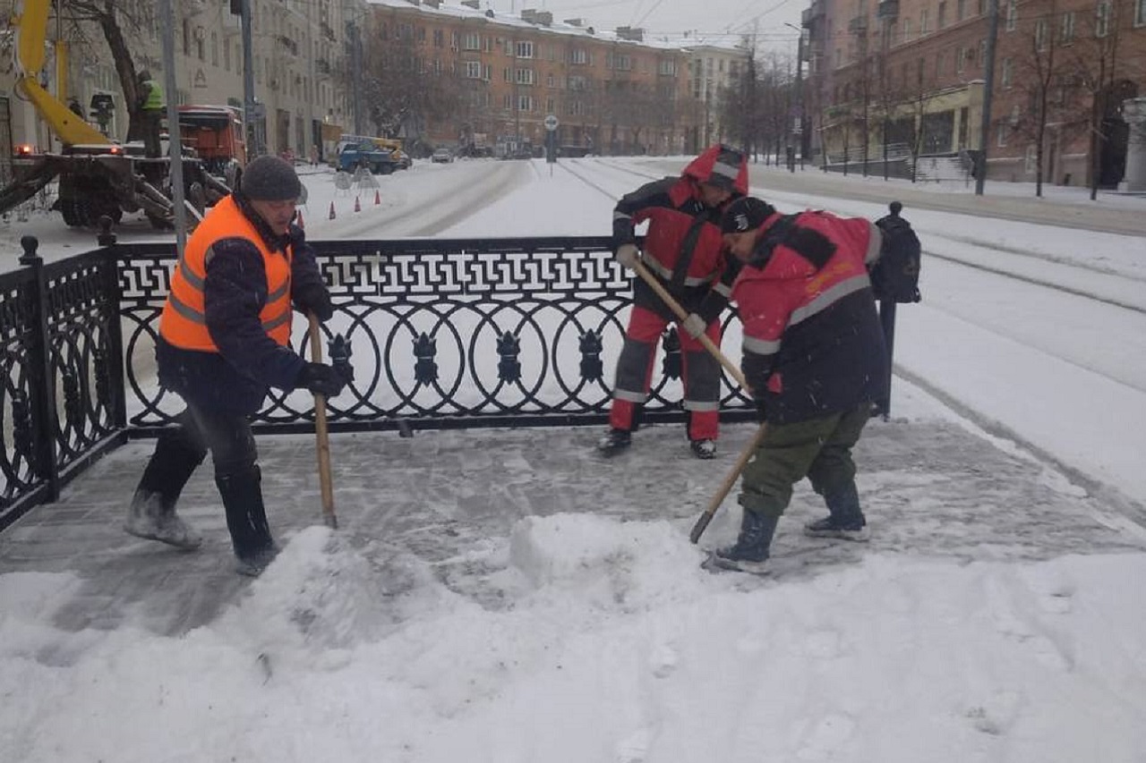 Глава Челябинска призвала убрать "кашу" с дорог до вечернего похолодания