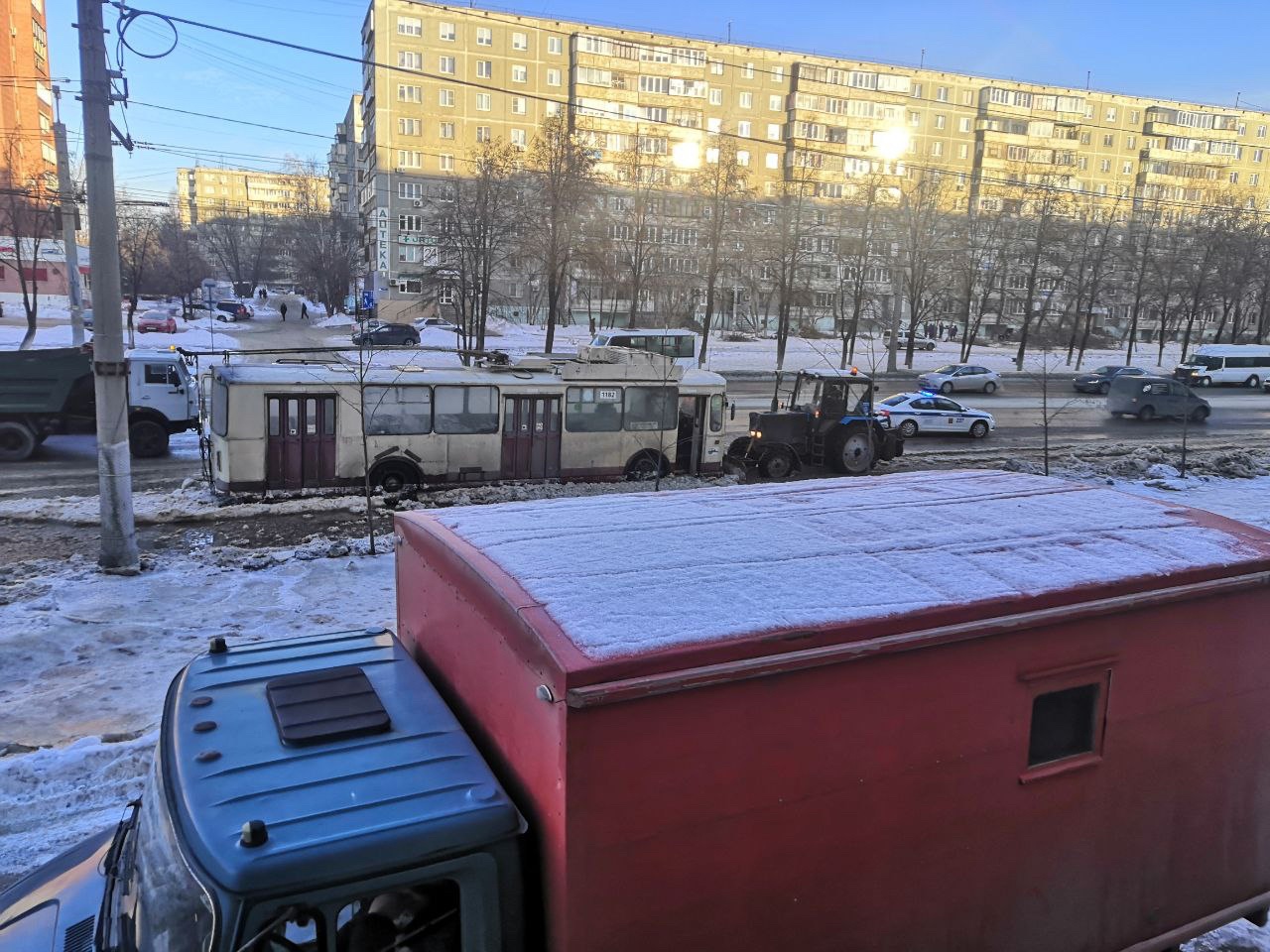 Приплыли: как Комсомольский проспект в Челябинске превратился в Венецию Приплыли: как Комсомольский проспект в Челябинске превратился в Венецию