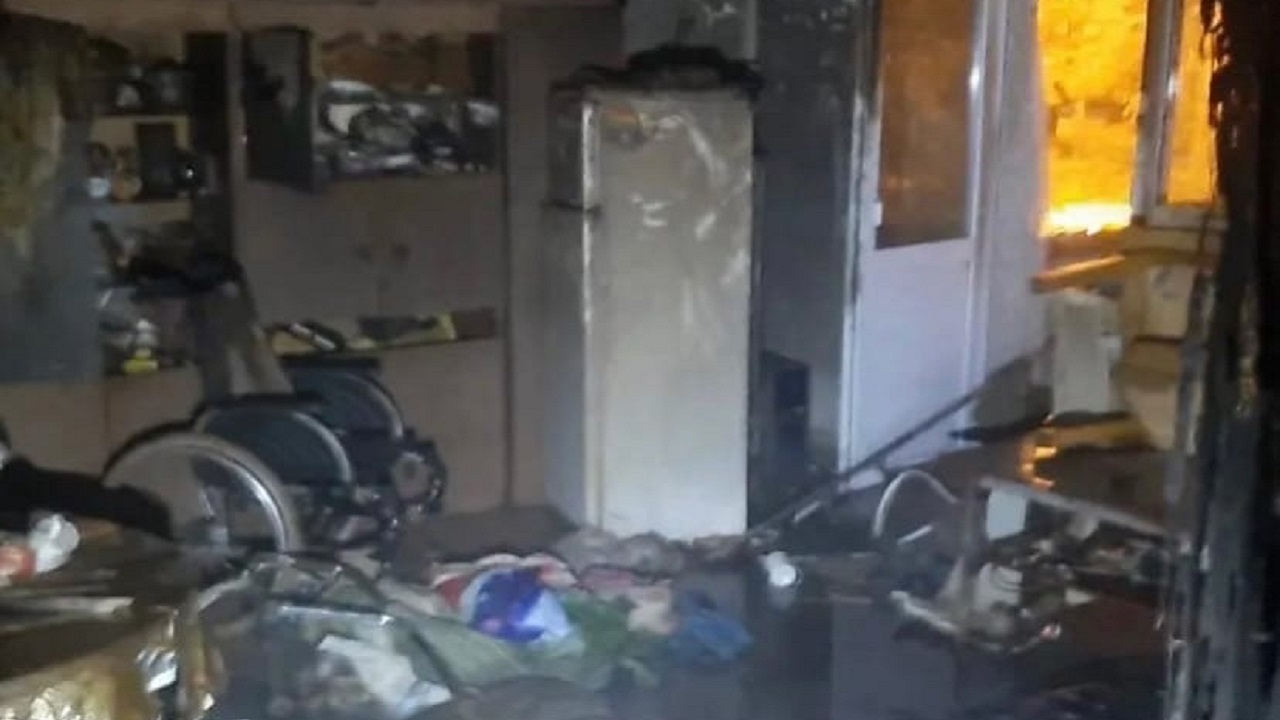 Женщина погибла во время пожара в Челябинской области: 7 человек эвакуировались