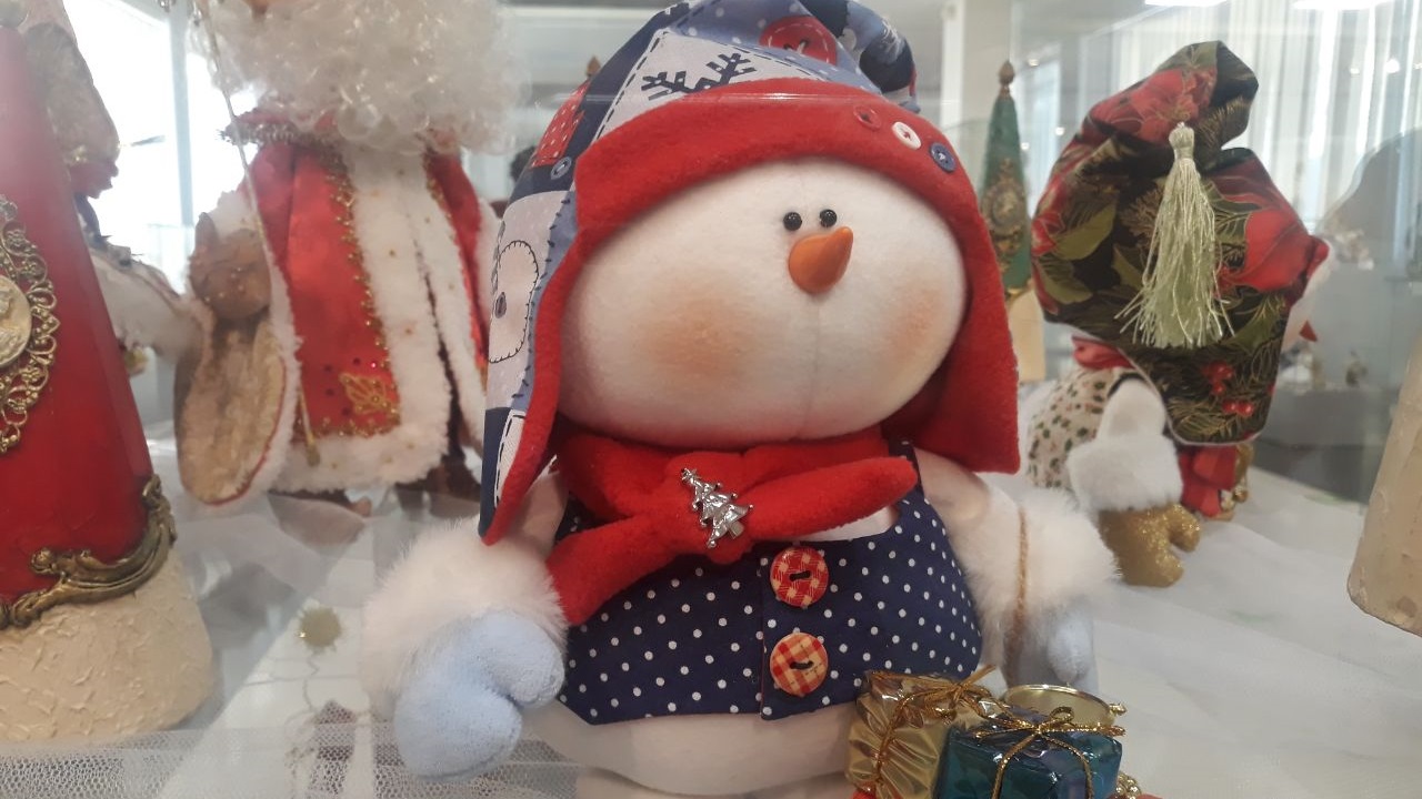 Выставка необычных кукол открылась в Магнитогорске