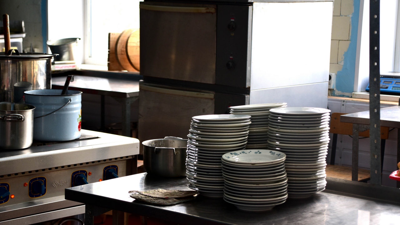 Опасное масло поставляли в детские сады Челябинской области