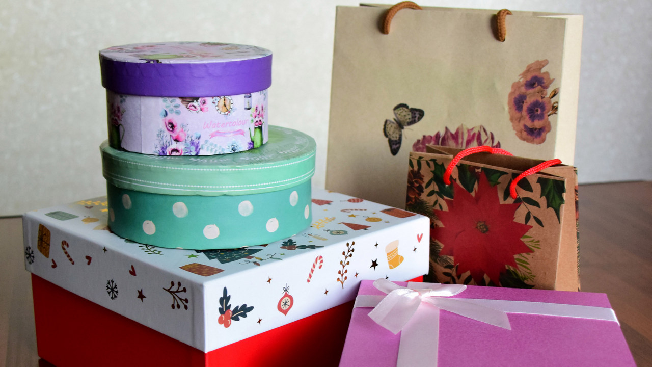 День заворачивания подарков: жителям Челябинска показали разные способы упаковки  
