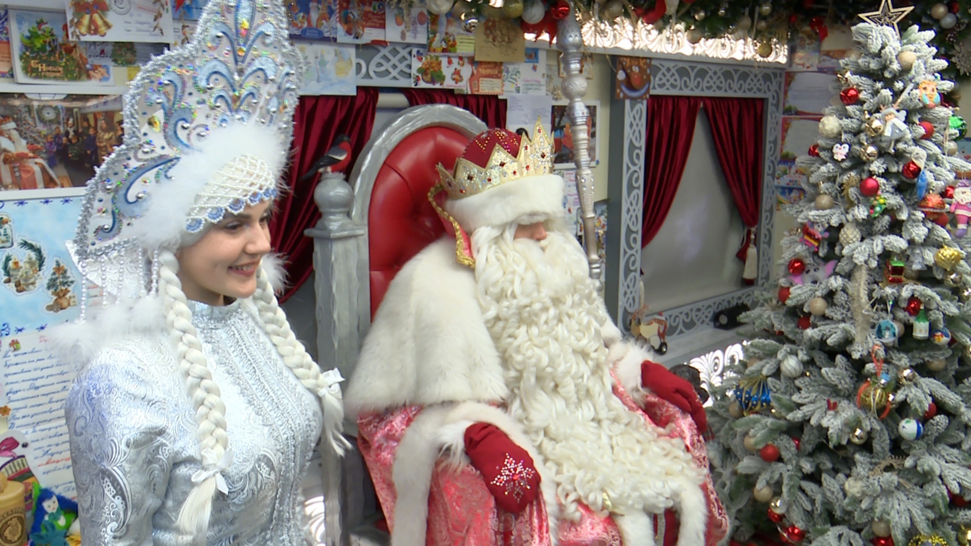 Поезд Деда Мороза встретили в Челябинской области
