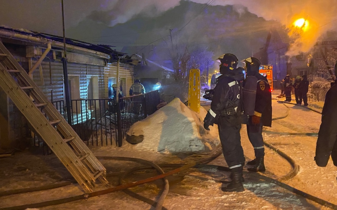 Два человека пострадали на пожаре в Челябинске