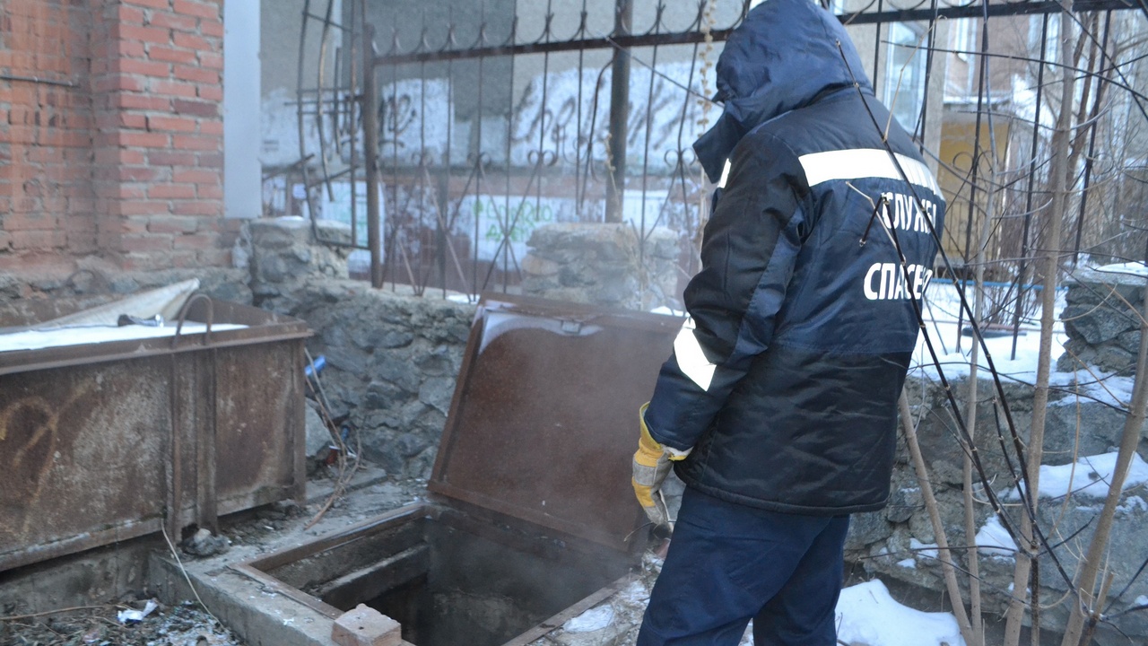 В Челябинске из колодца достали тело мужчины