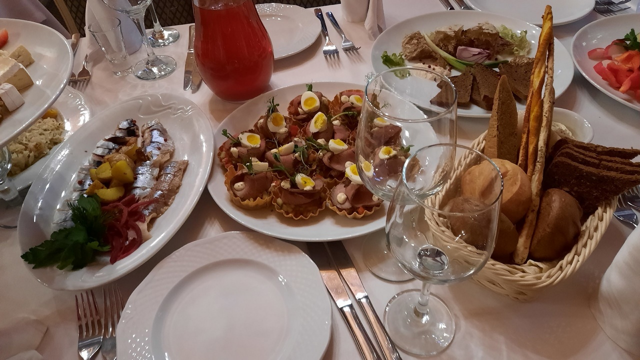 Эксперты рассказали, как изменилась стоимость праздничного стола в Челябинской области