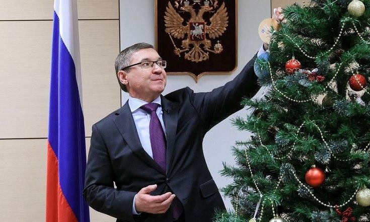 Полпред президента Владимир Якушев исполнит новогодние желания юных жителей УрФО