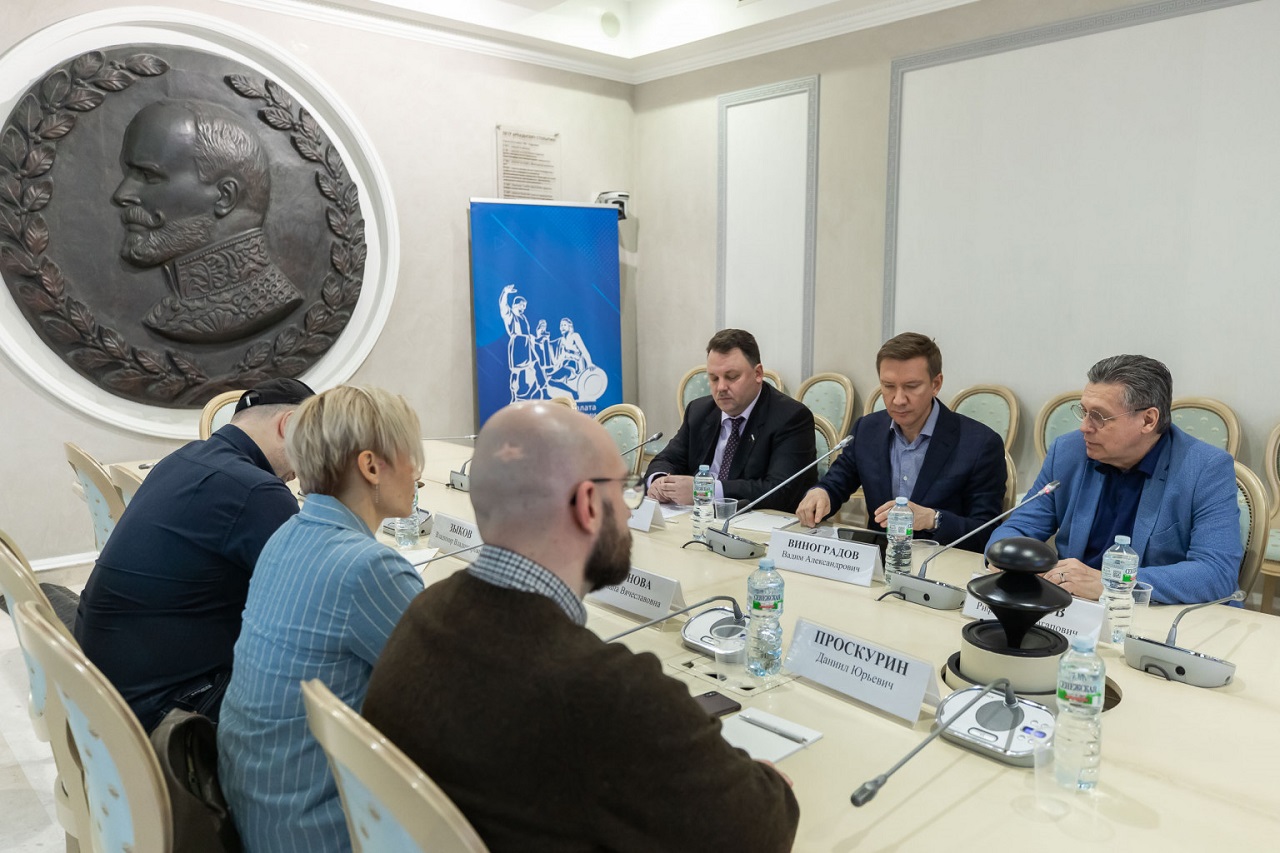 Рифат Сабитов: "Необходимо развивать медиаграмотность" Рифат Сабитов: "Необходимо развивать медиаграмотность"
