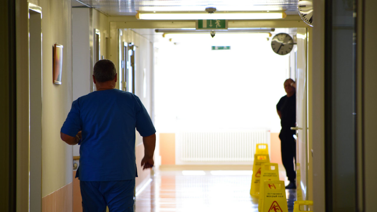 Мужчина, пострадавший от взрыва газа в Челябинской области, скончался в больнице