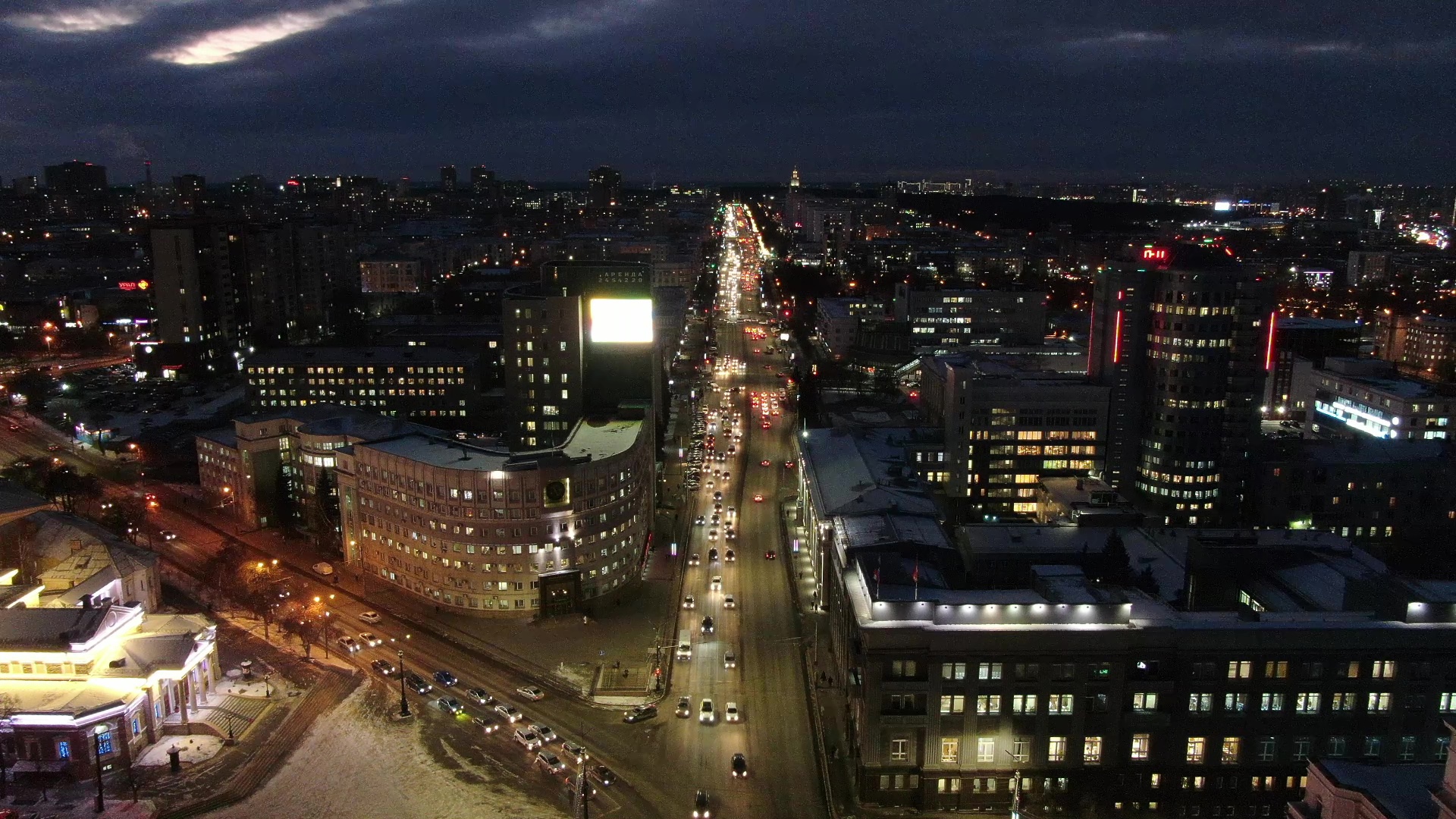 Самолет из Москвы в Челябинск запросил экстренную посадку в Уфе