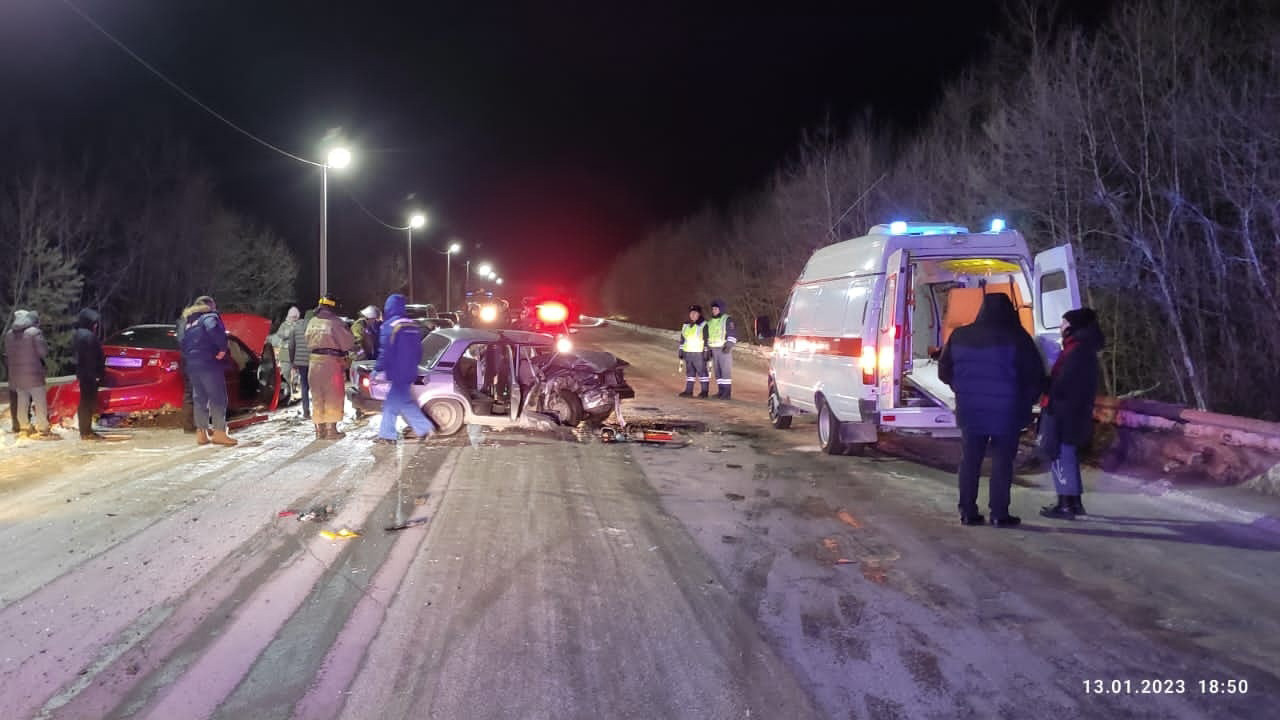 Пассажир легковушки погиб в лобовом ДТП в Челябинской области