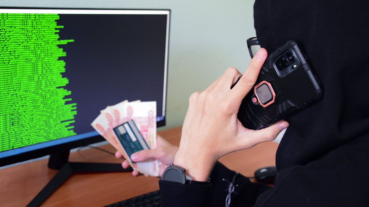 Хотела заработать: жительница Челябинской области отдала мошенникам 6 млн рублей