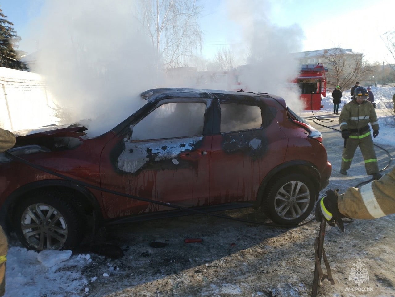 Возле храма в Челябинской области подожгли автомобиль