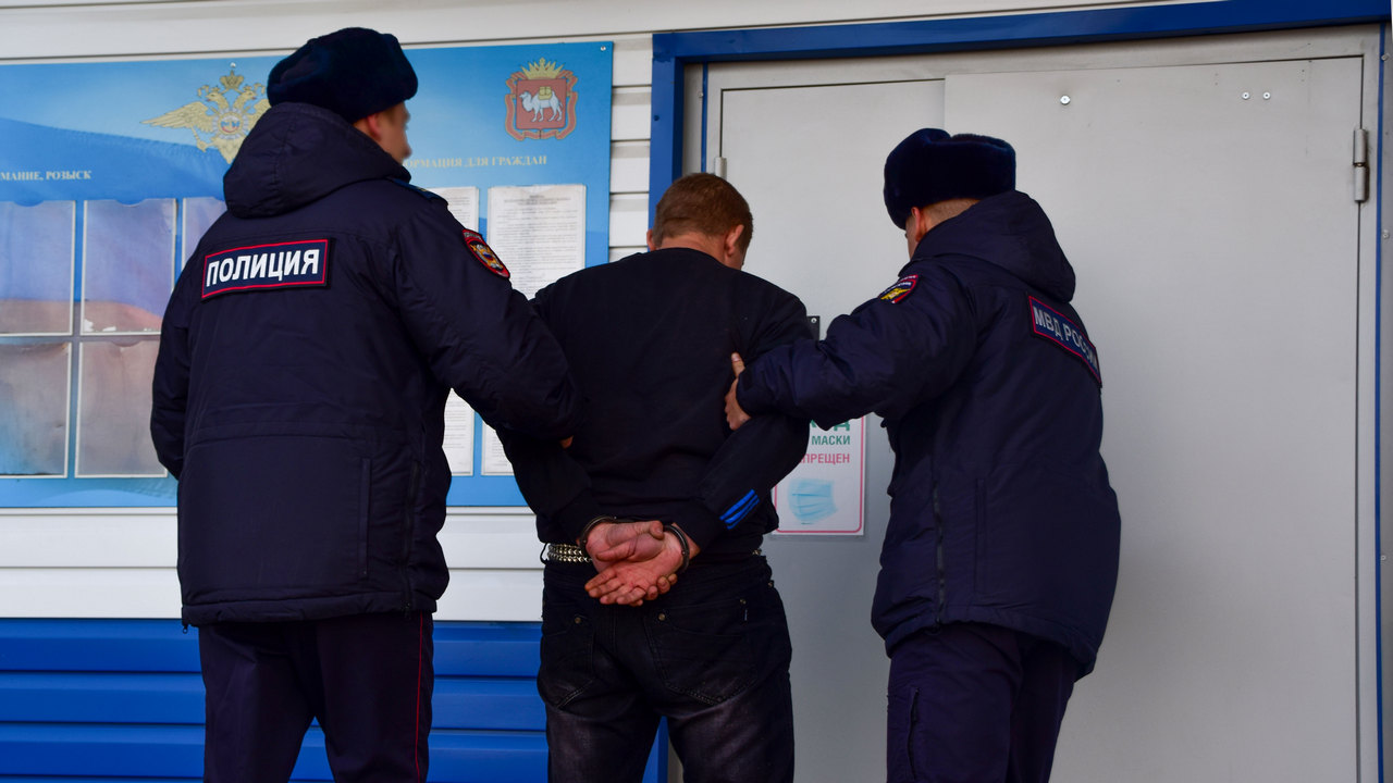 Выхватил из рук сумку: подозреваемого в ограблении задержали в Челябинске Выхватил из рук сумку: подозреваемого в ограблении задержали в Челябинске
