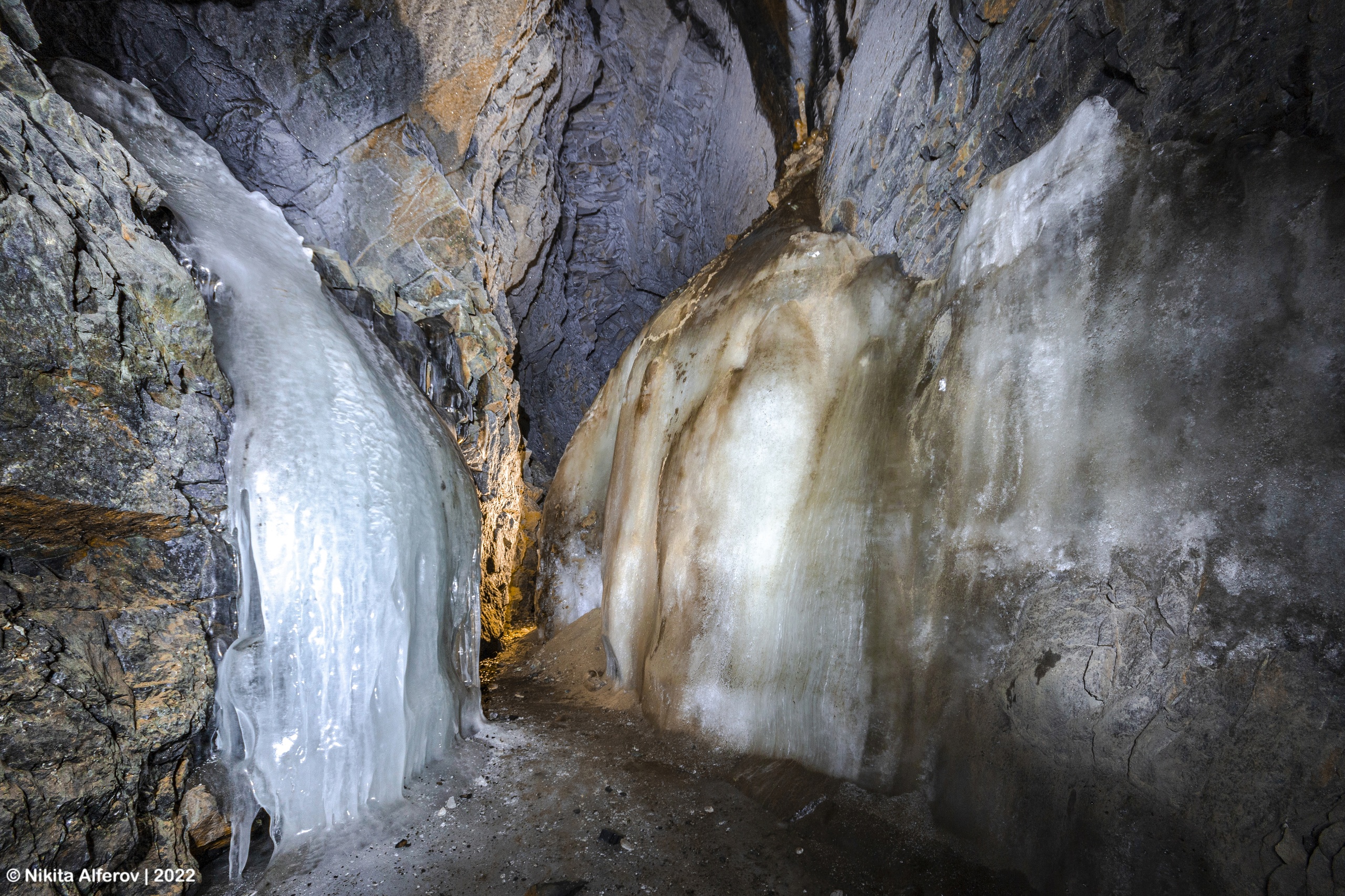 Мурашки по коже: фантастические виды подземного рудника показали на Урале 