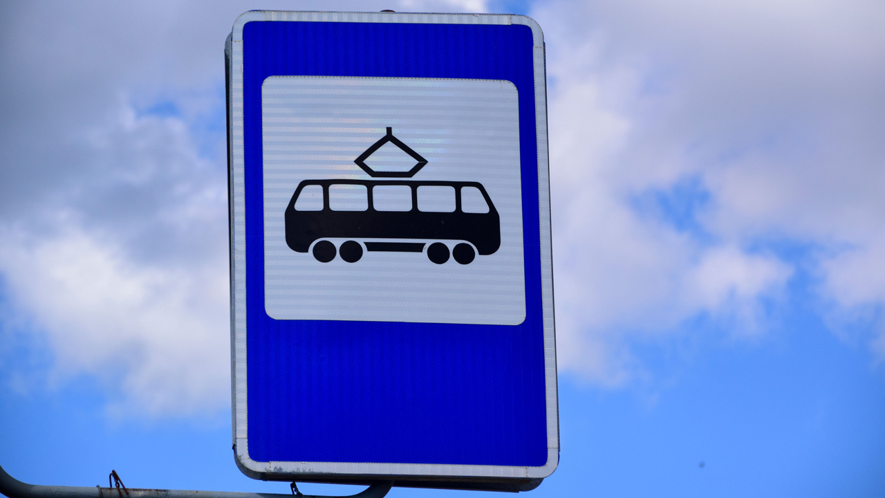 Трамвай с пассажирами загорелся в Челябинске Трамвай с пассажирами загорелся в Челябинске