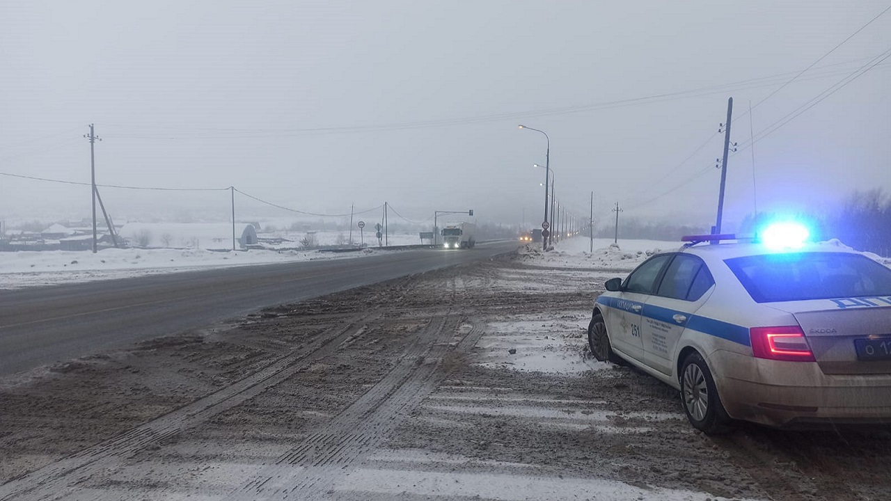 Трассу М5 в Челябинской области закрыли для фур, автобусов и такси