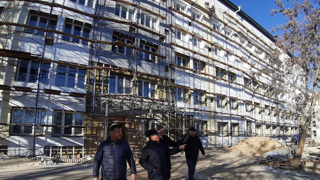 Полпред в УрФО Якушев встретился с уральскими военнослужащими в ЛНР Полпред в УрФО Якушев встретился с уральскими военнослужащими в ЛНР