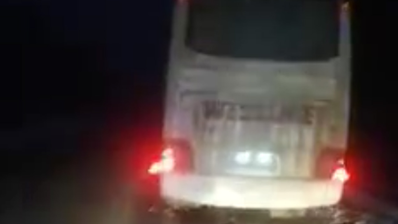 Автобус с пассажирами сломался на трассе М5 в Челябинской области