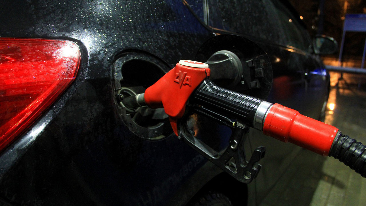 Челябинская область попала в топ-3 регионов с самым дешевым бензином