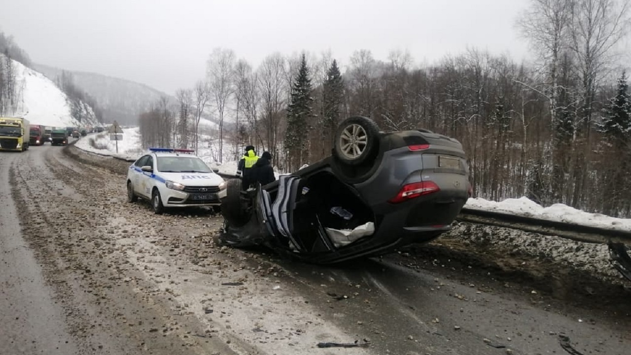 На трассе М5 "Урал" в Челябинской области произошло ДТП с переворотом