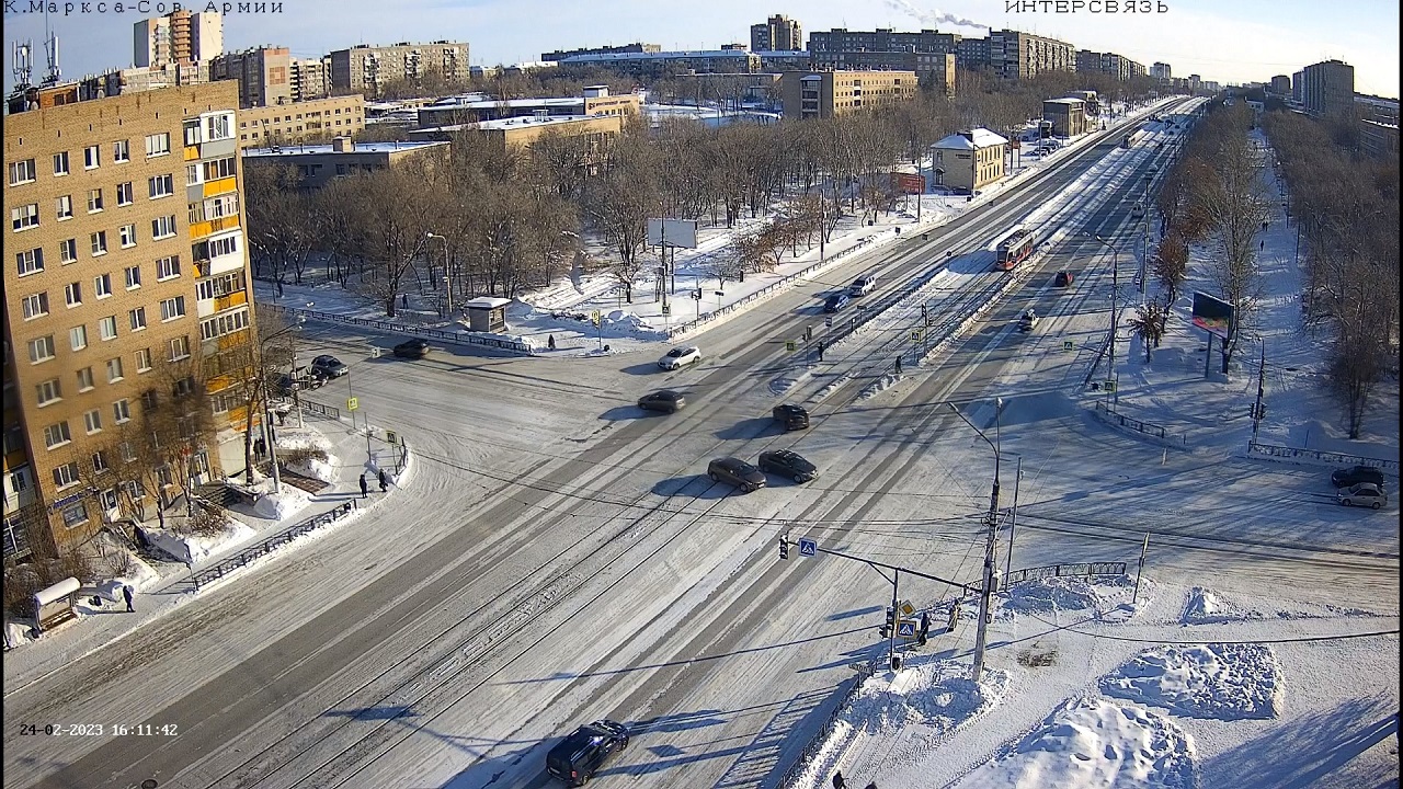 Иномарка сбила двух пешеходов в Магнитогорске