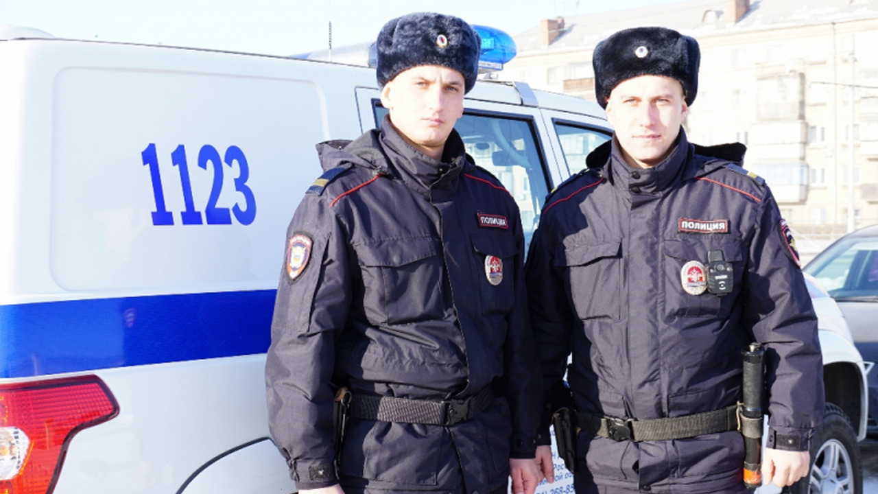 В Магнитогорске полицейские спасли замерзающего пенсионера