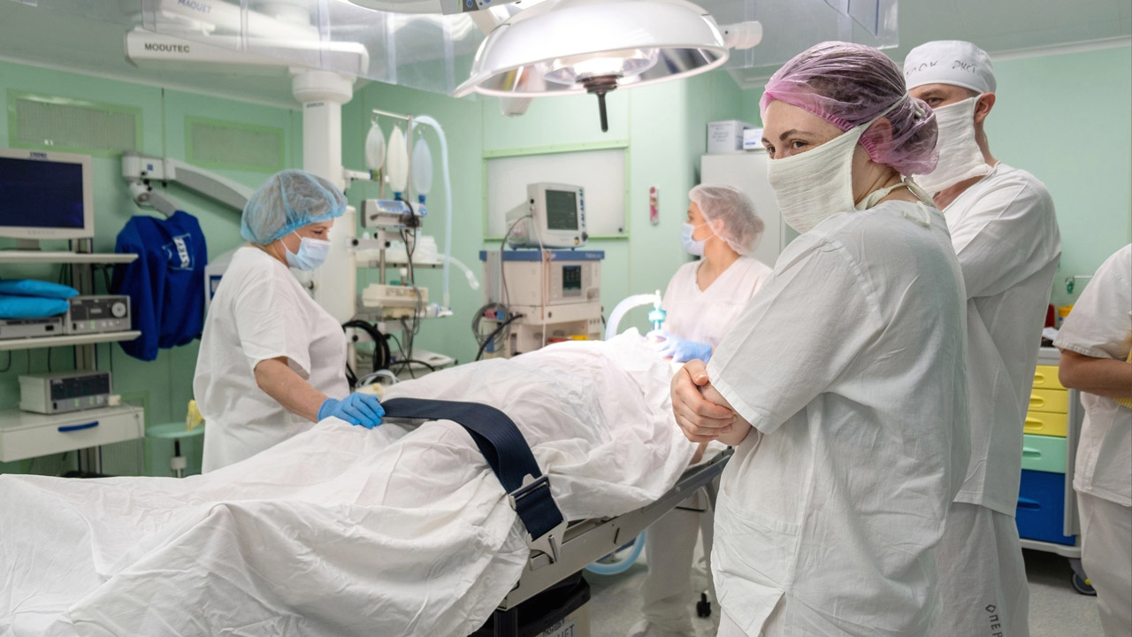 В Челябинске провели уникальную операцию ребенку с огромным пролежнем