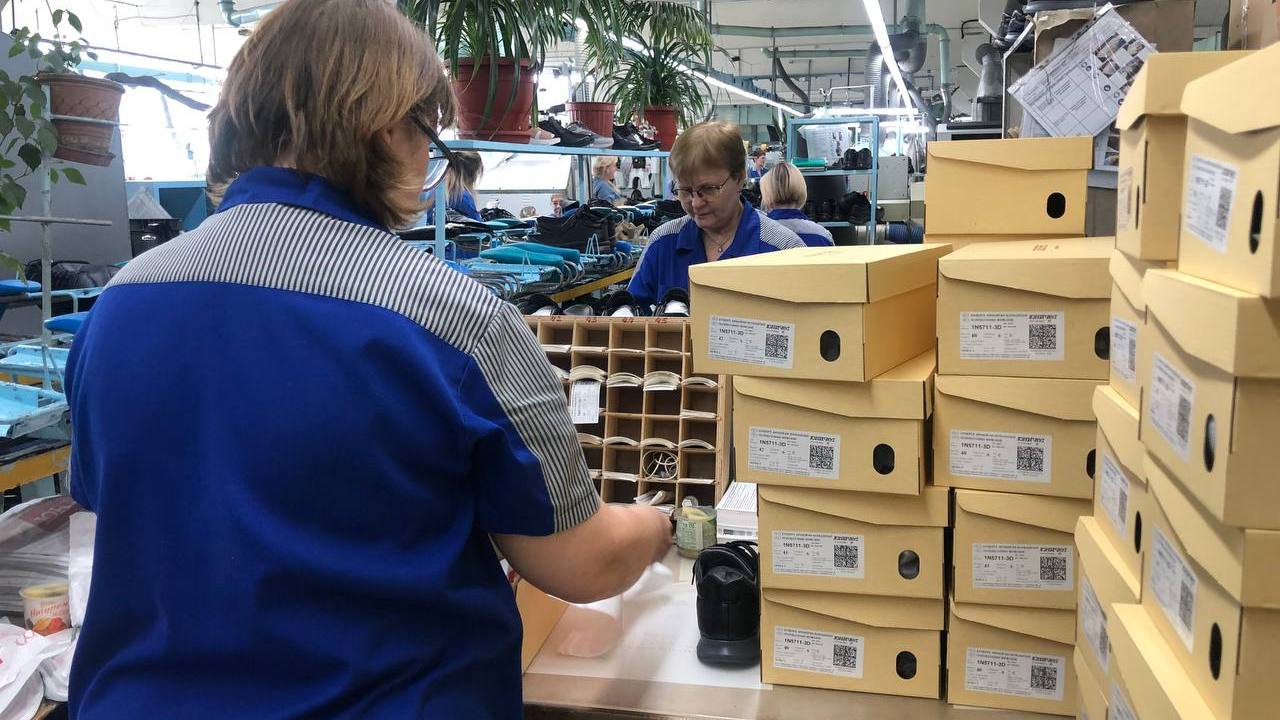Маркировка обуви: жителям Челябинска рассказали, как вычислить контрафакт