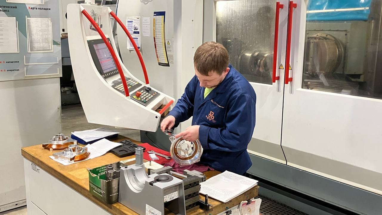 Секретарь Совбеза РФ Николай Патрушев посетил предприятия Челябинской области