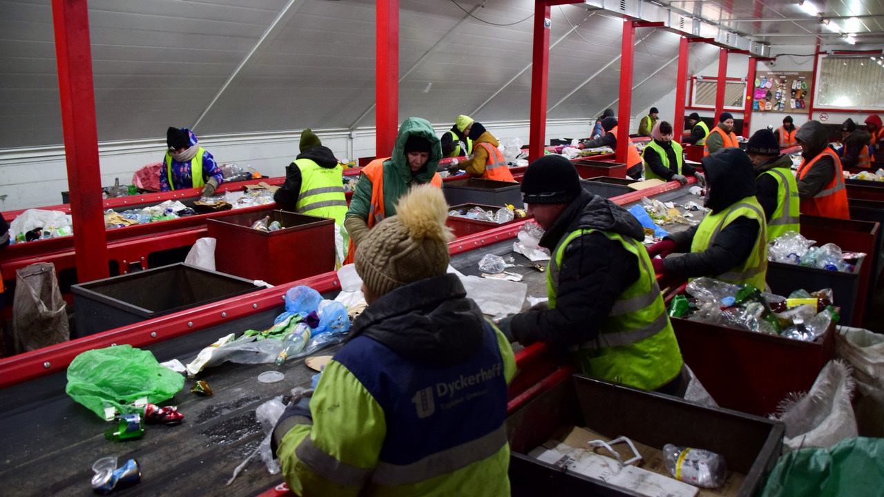 Жителям Челябинской области рассказали, как в регионе перерабатывается мусор