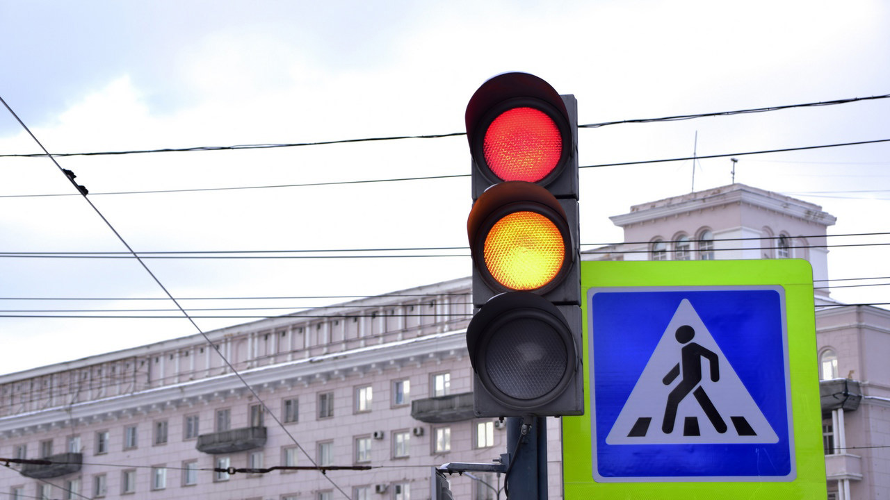 На некоторых перекрестках в Челябинске не будут работать светофоры 