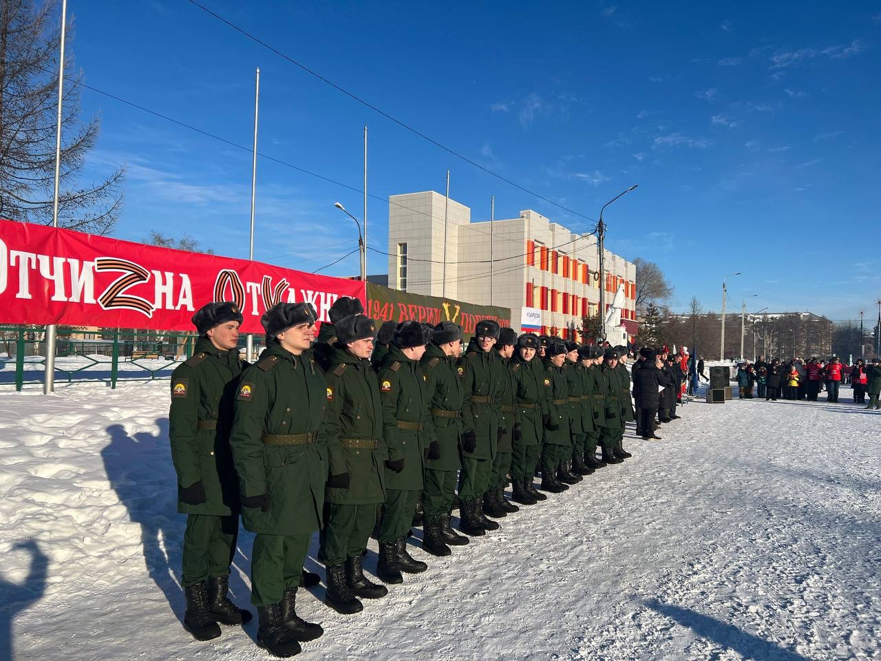 Копию Знамени Победы размером в 600 квадратных метров развернули под Челябинском 