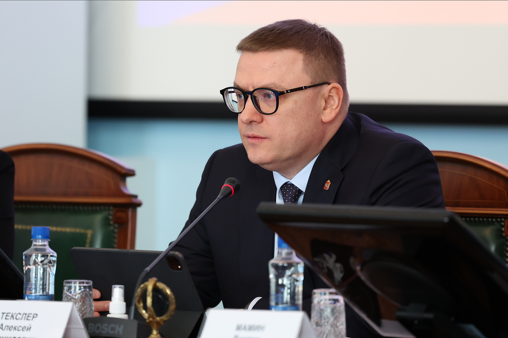 Губернатор Алексей Текслер призвал продолжить работы по благоустройству городов 