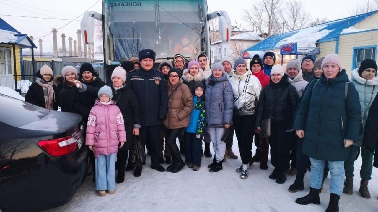 45 туристов из Челябинска и Екатеринбурга едва не замерзли на трассе в Казахстане 45 туристов из Челябинска и Екатеринбурга едва не замерзли на трассе в Казахстане