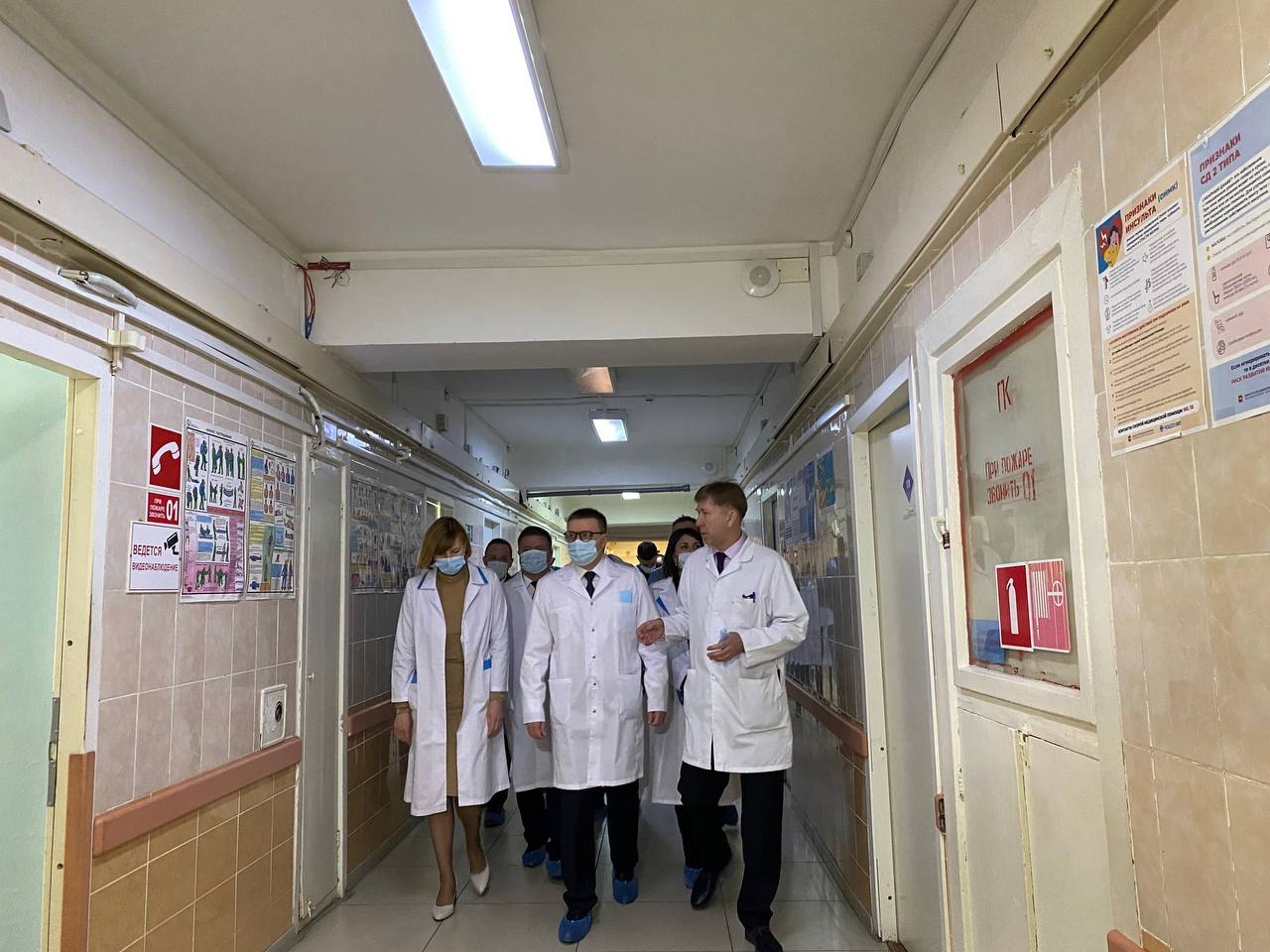 Открытие ледовой арены и переподготовка кадров: губернатор Текслер в Озерске Открытие ледовой арены и переподготовка кадров: губернатор Текслер в Озерске