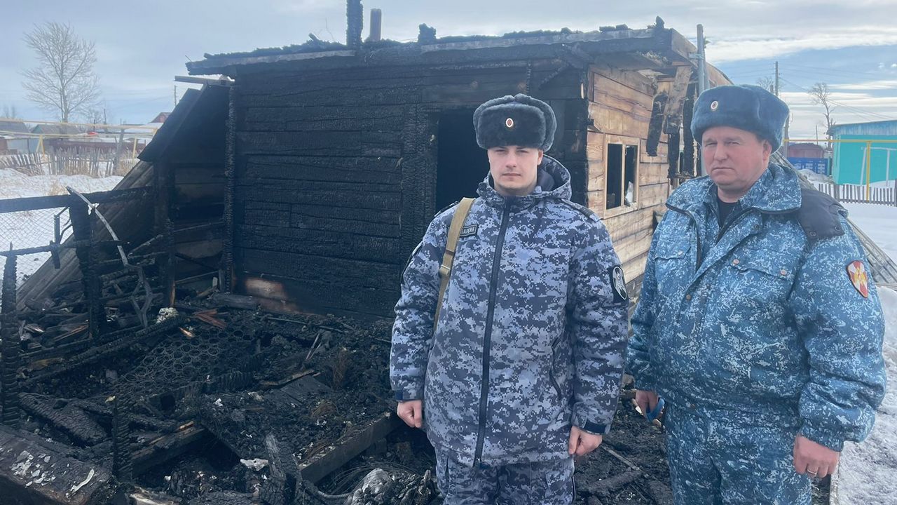 В Челябинской области из-за пожара в бане чуть не загорелись два дома