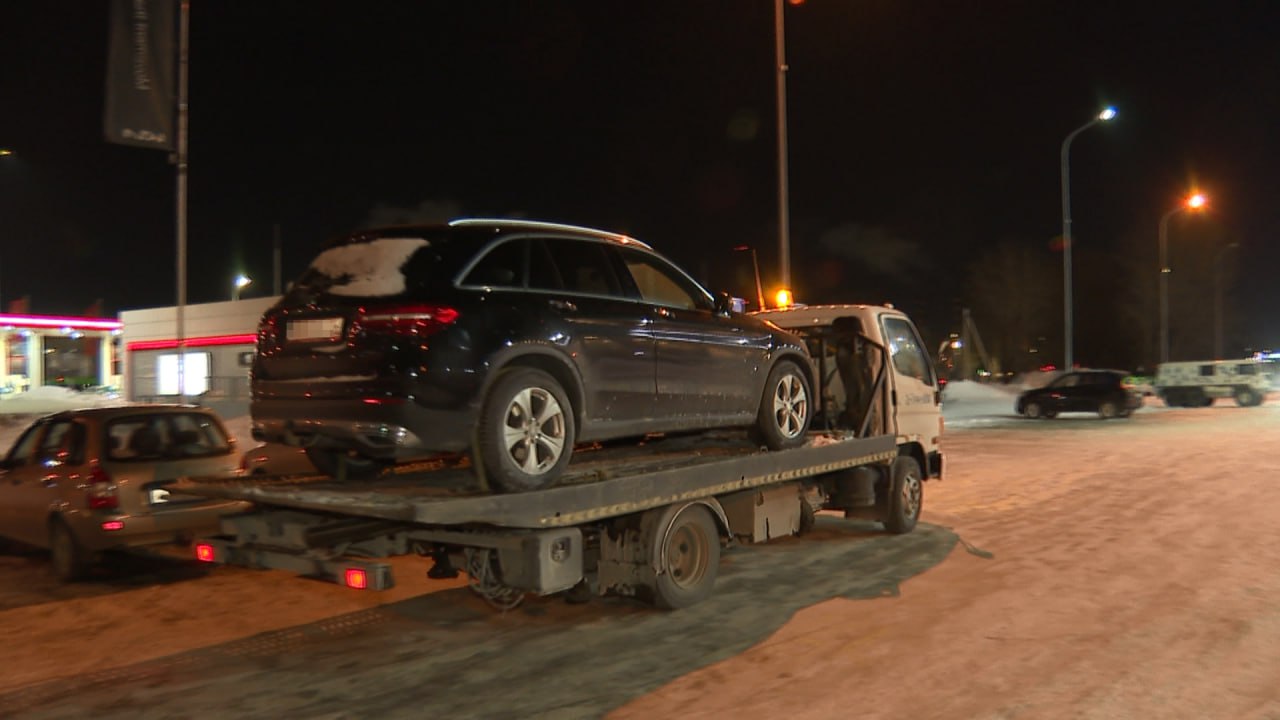 Покупатель дорогой иномарки обвинил челябинский автосалон в обмане