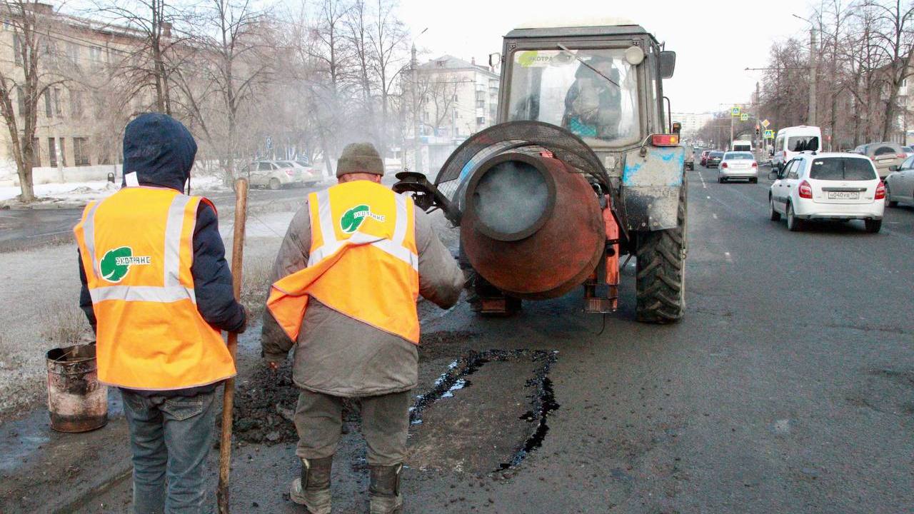 Ямочный ремонт дорог начинается в Челябинске 
