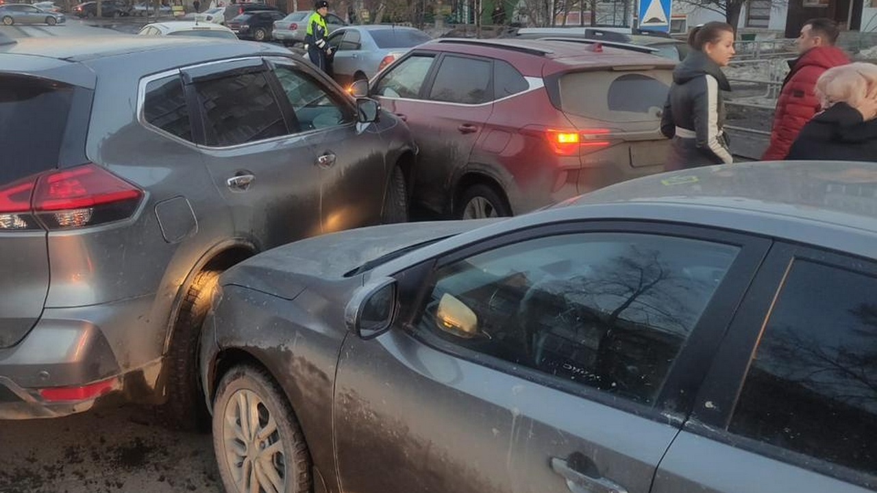 ДТП с участием 4 автомобилей произошло под Челябинском