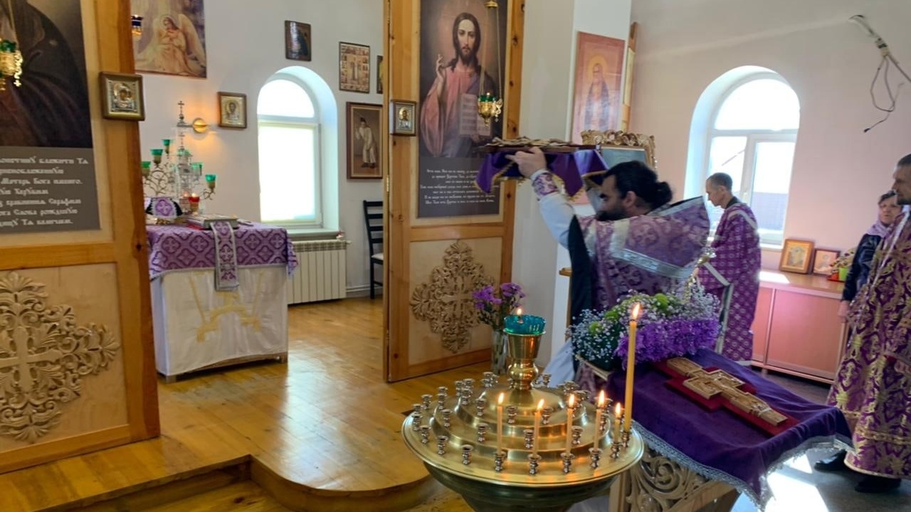 Освященные кресты ручной работы отправят из Челябинской области в зону СВО