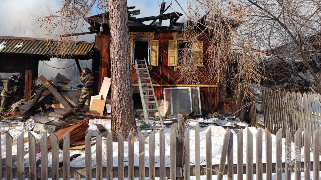 Пенсионер погиб при пожаре в жилом доме в Челябинской области