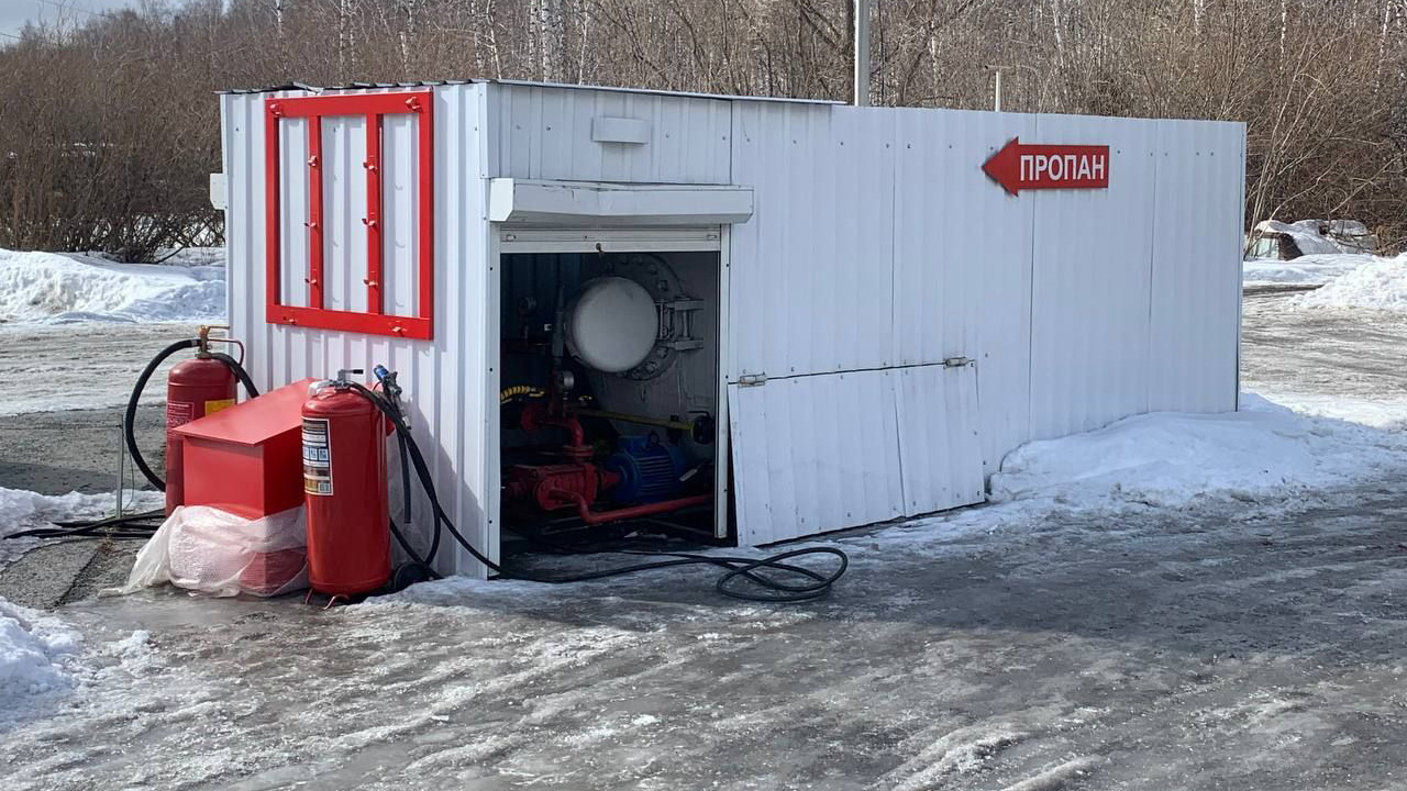 Приставы в Челябинске закрыли газовую заправку из-за серьезных нарушений Приставы в Челябинске закрыли газовую заправку из-за серьезных нарушений